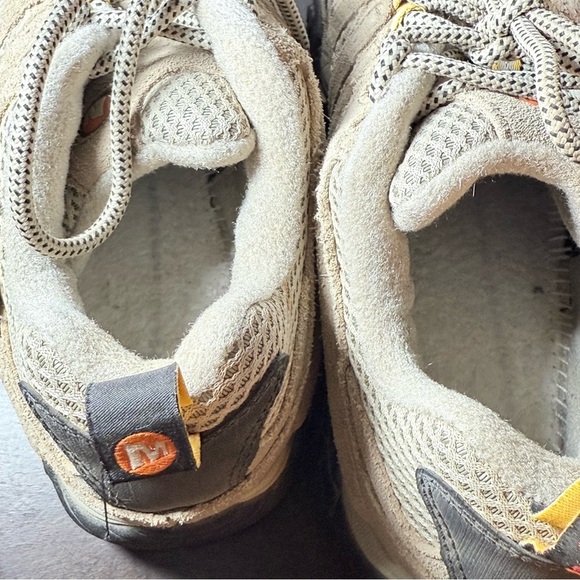 Merrell Tan and Gray Athletic Shoes Durable Outdoor Performance - Picture 3 of 8